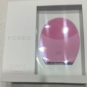 Foreo Luna 2 Facial Cleansing Brush - Pink